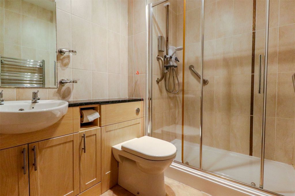 Property photo 2 of 13 Picture No. 18