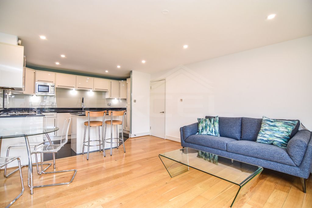 Property photo 1 of 4 Reception (6)