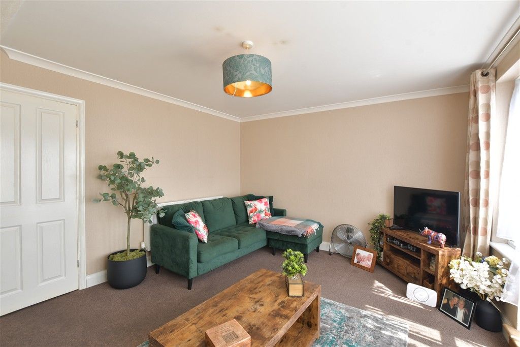 Property photo 3 of 7 Lounge/Dining Room