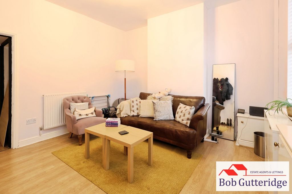 Property photo 3 of 13 Sitting Room