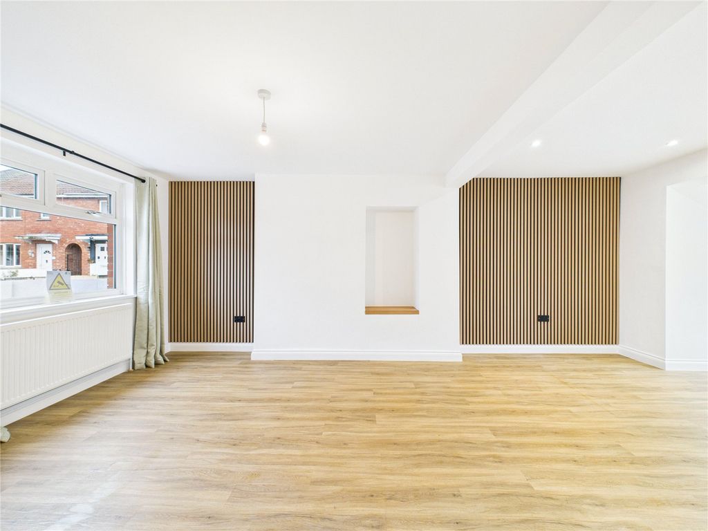 Property photo 3 of 23 Picture No. 07