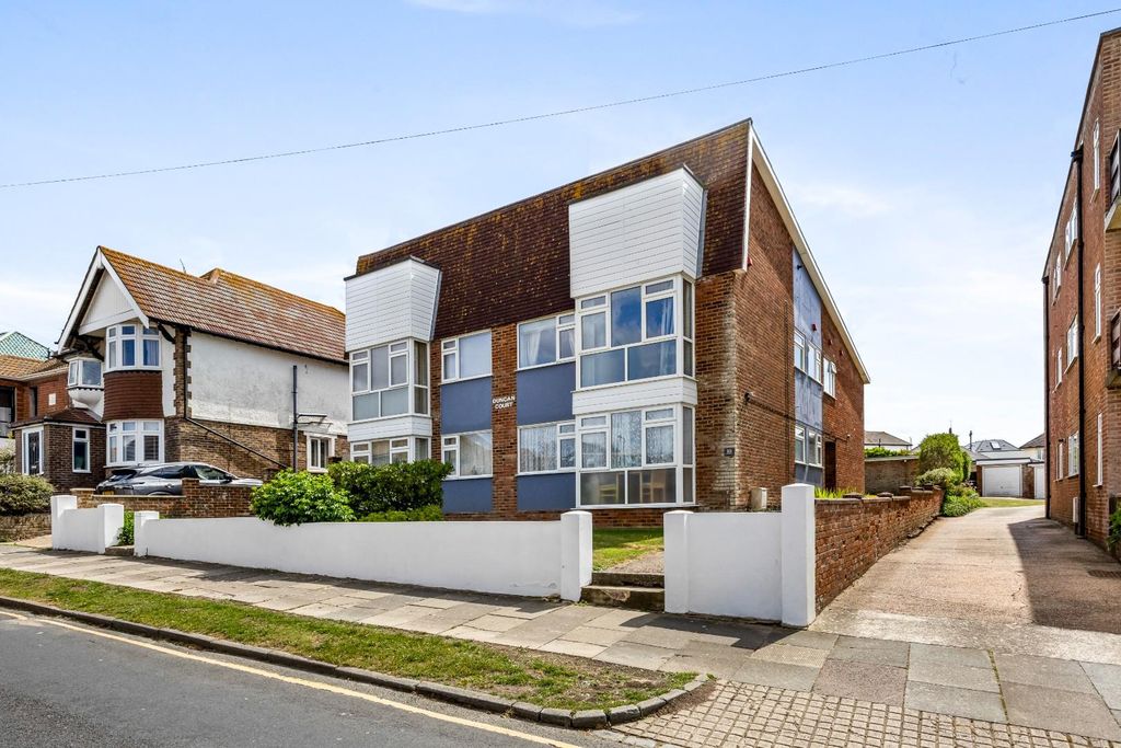Property photo 1 of 15 Chichester Drive West, Duncan Court, 6-006.Jpg