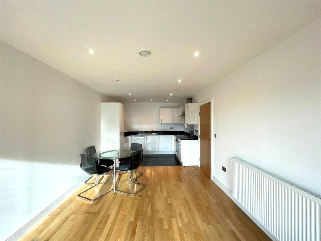 Property photo 2 of 6 Picture No. 14