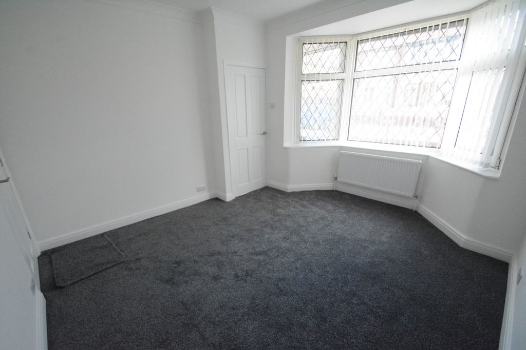 Property photo 2 of 9 Master Bedroom