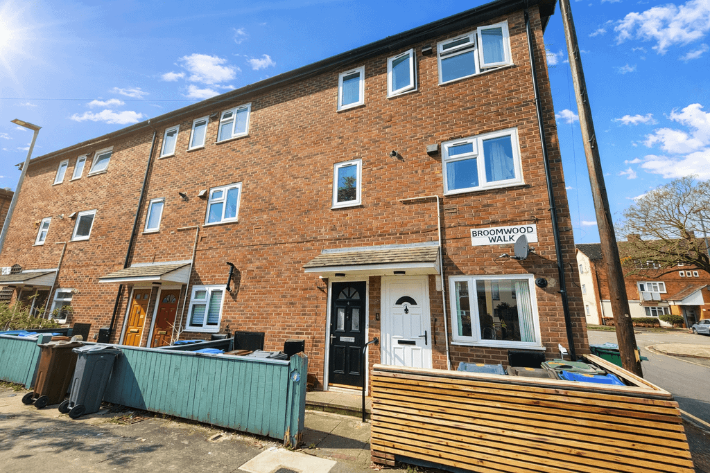 Property photo 1 of 17 1 Bedroom Garden Flat For Sale