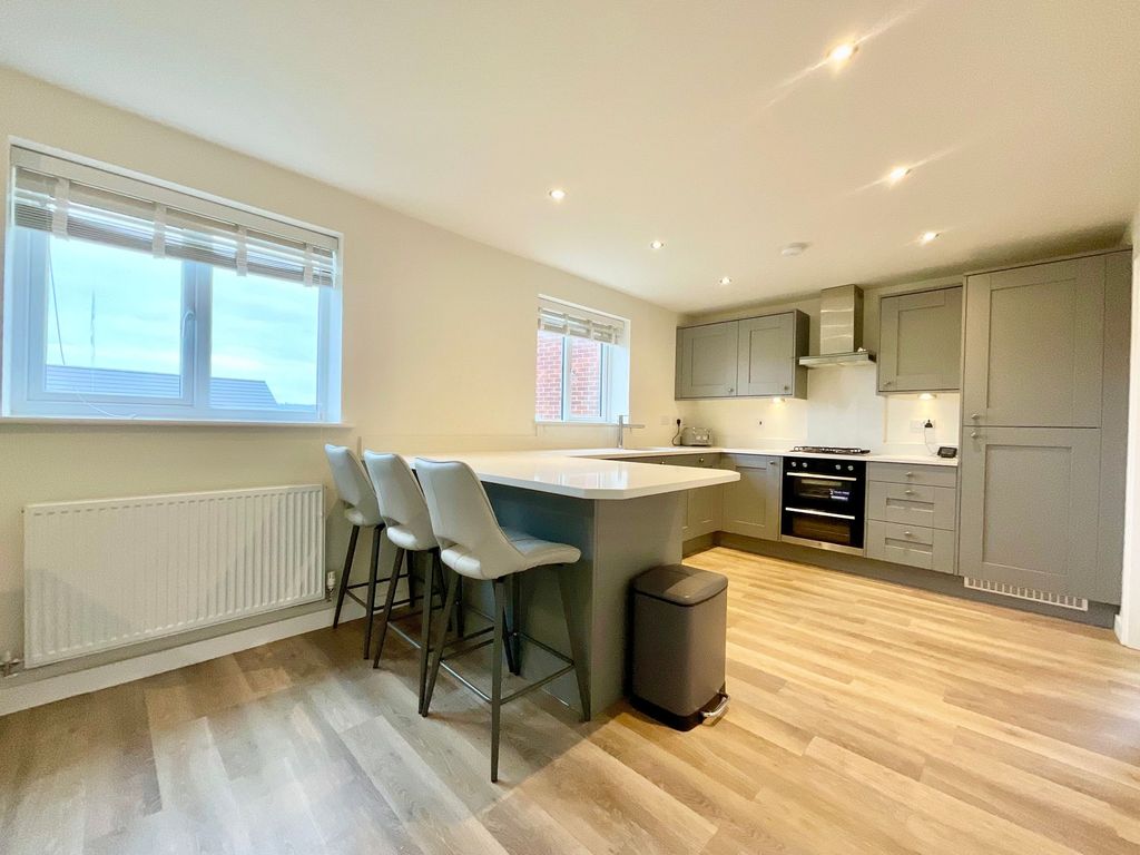 Property photo 2 of 25