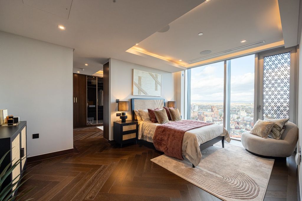 Property photo 3 of 68