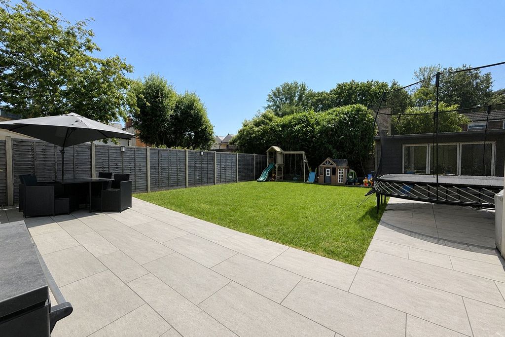 Property photo 2 of 25 Rear Garden