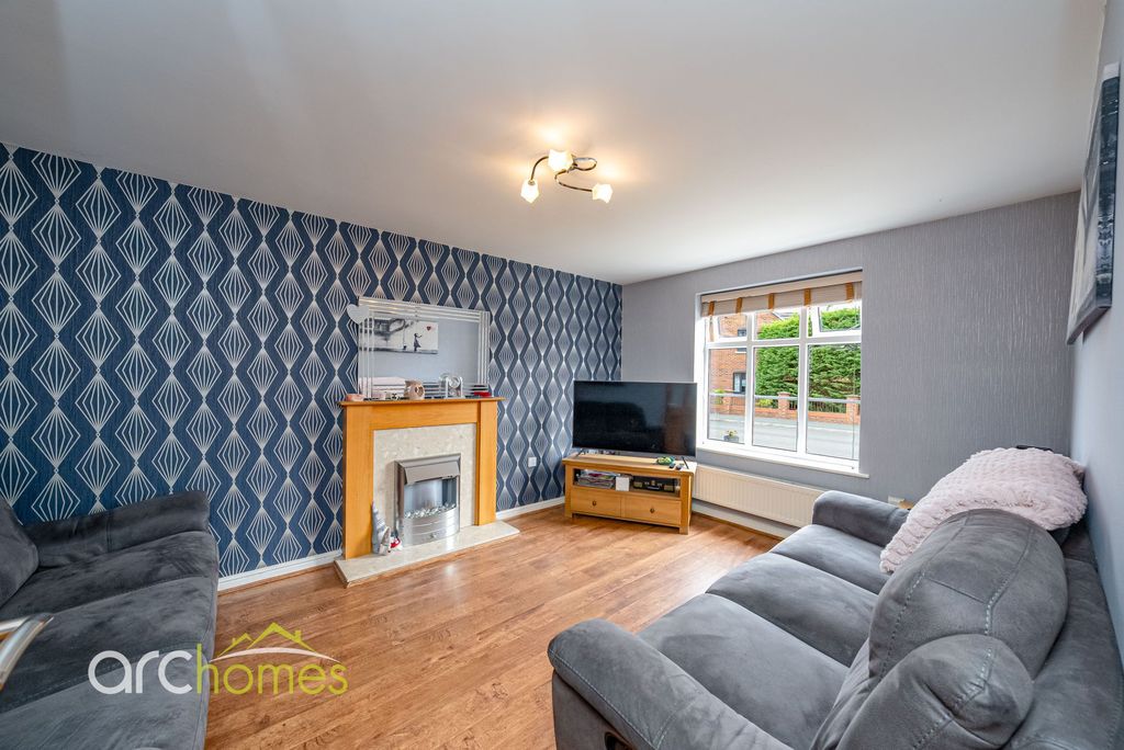 Property photo 2 of 27