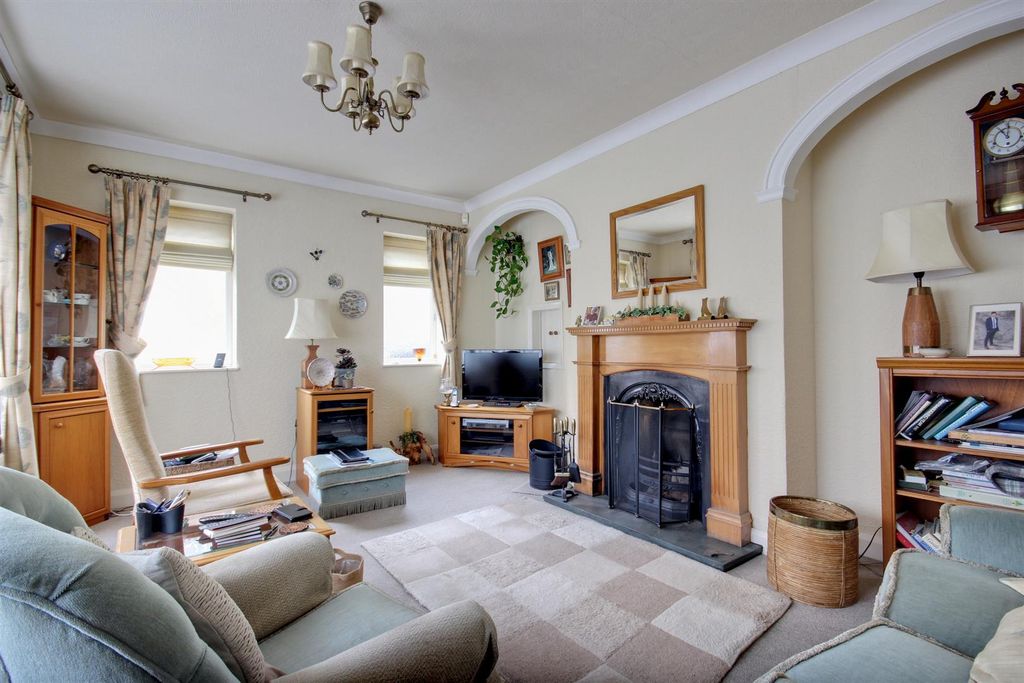 Property photo 3 of 18 Woodlands Drive (7).Jpg