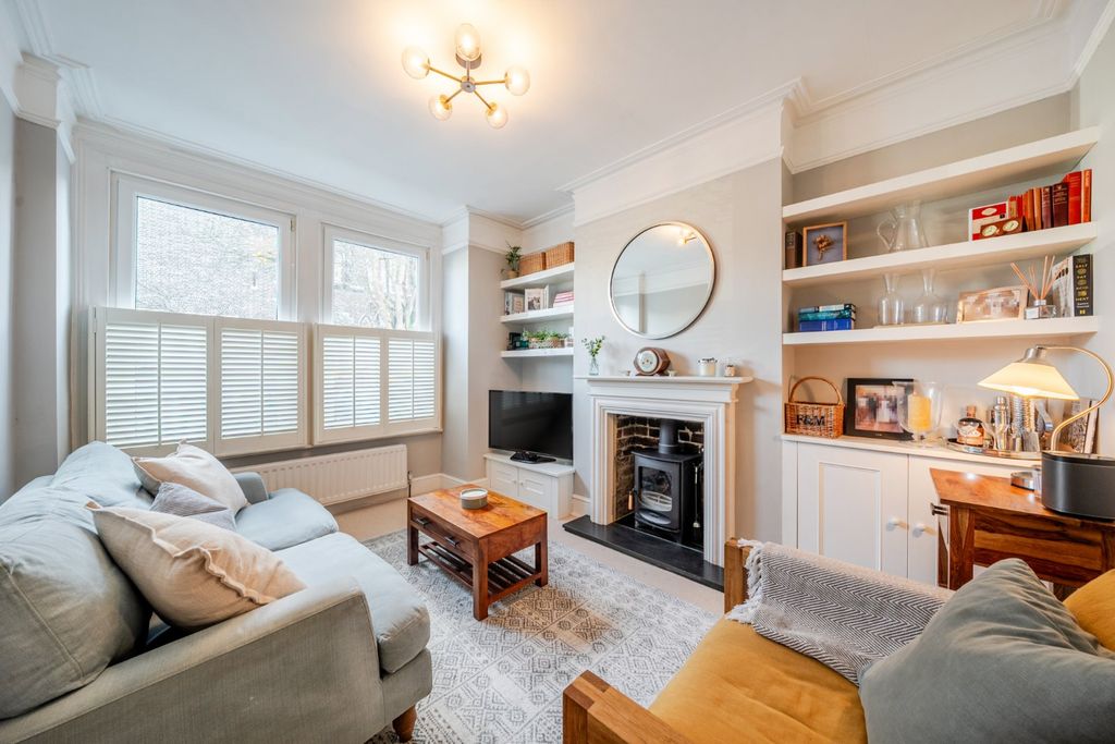 Property photo 3 of 16 Picture No. 12