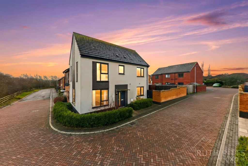 Property photo 3 of 25