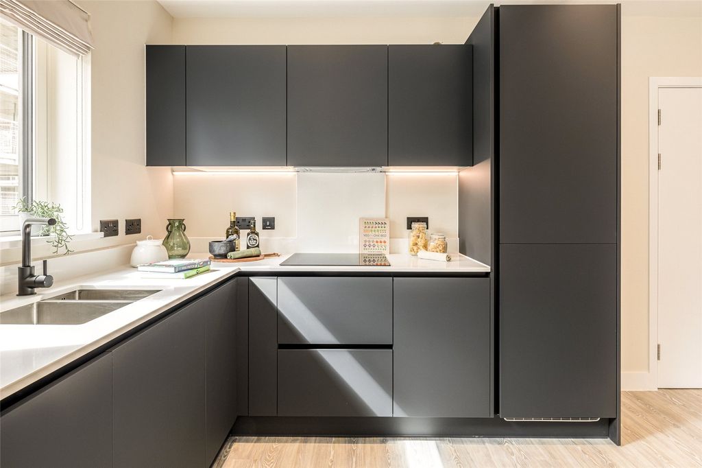 Property photo 2 of 14 Kitchen