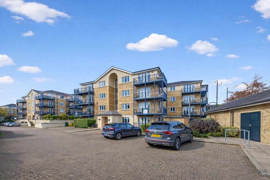 Property photo 3 of 11