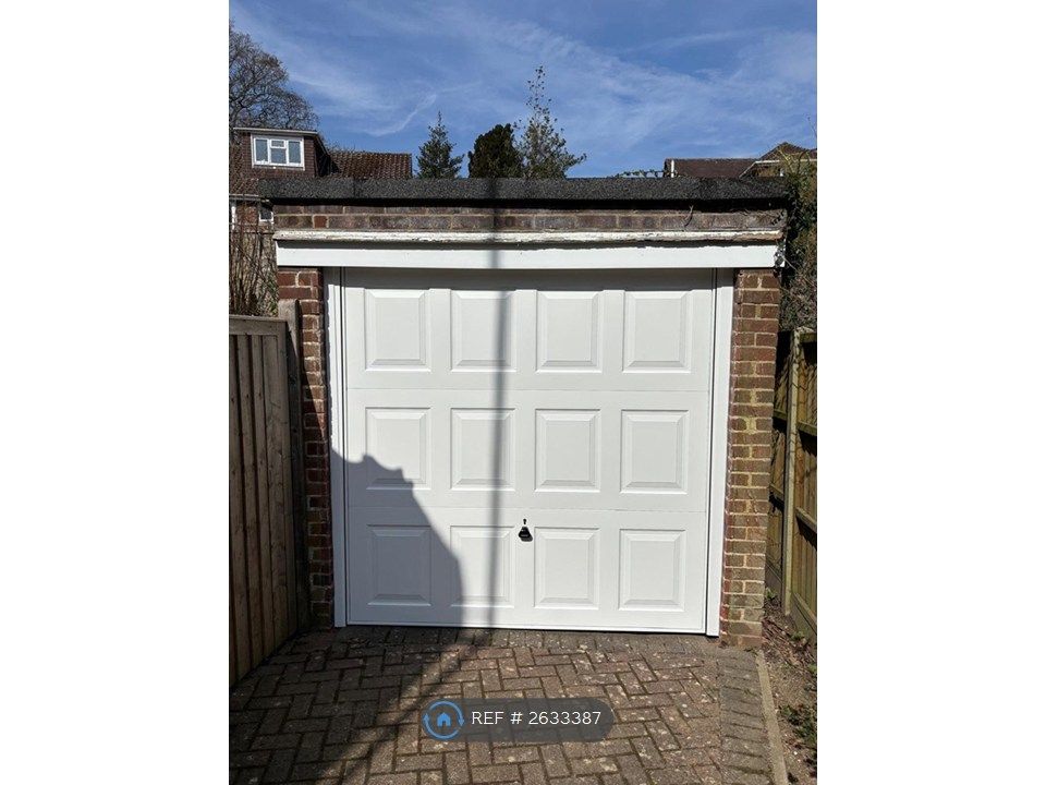 Property photo 2 of 5 Garage