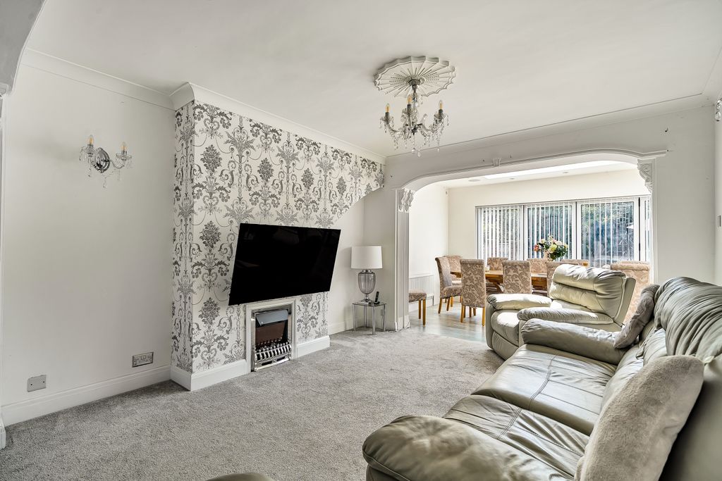 Property photo 3 of 18 1169826 (2)
