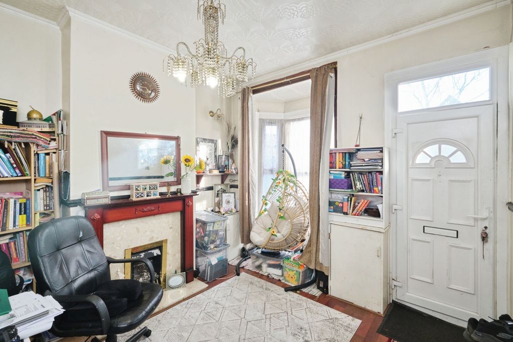 Property photo 2 of 17 Pbox-Img.Jpg