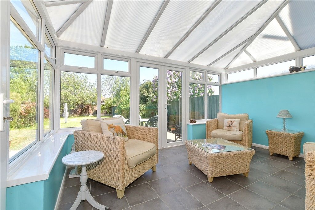 Property photo 2 of 11 Conservatory