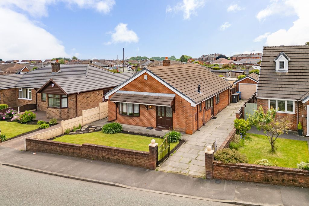 Property photo 2 of 28