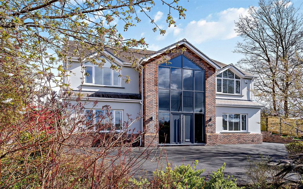 Property photo 2 of 44 Front