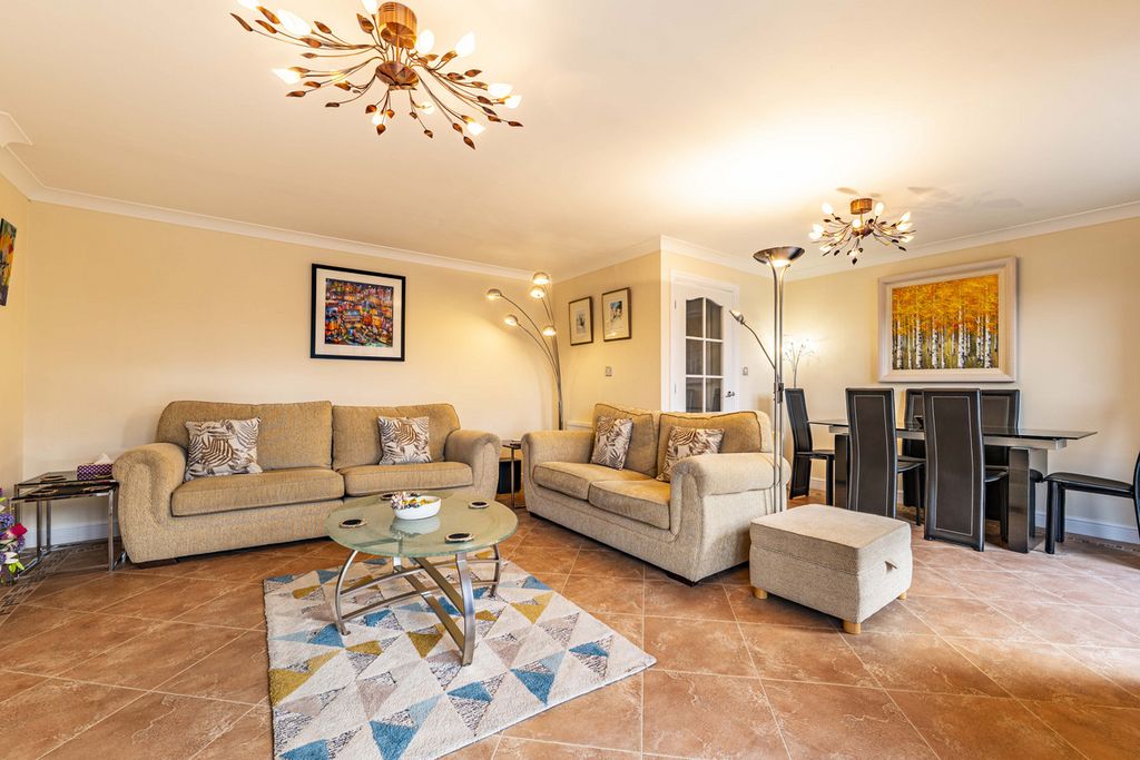 Property photo 2 of 23