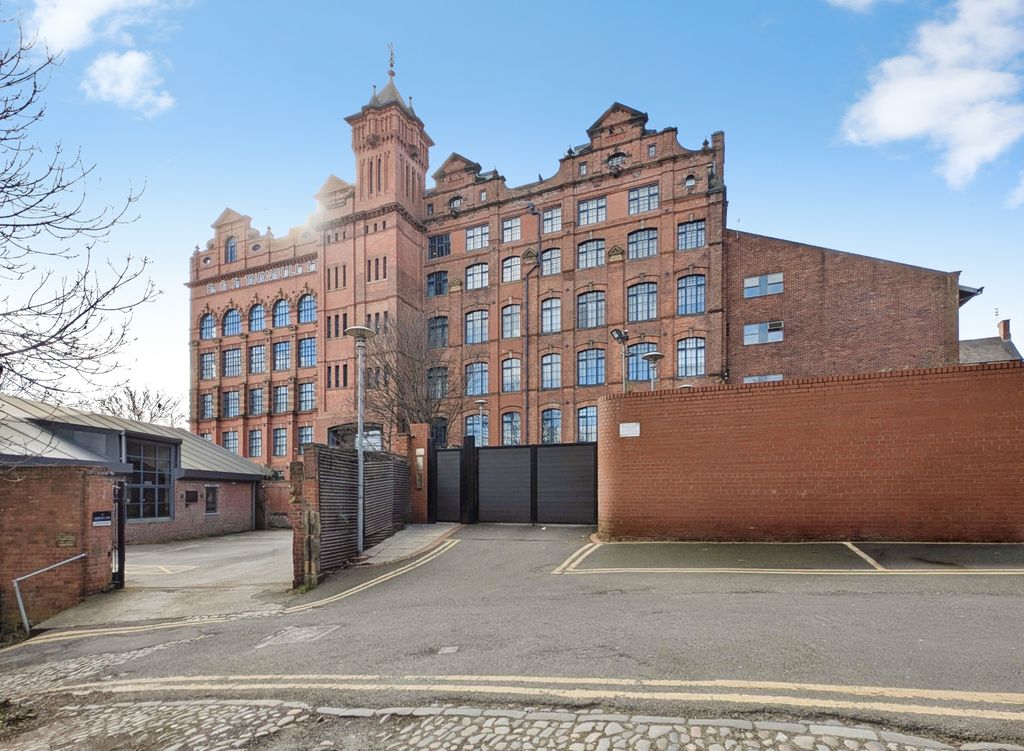 Property photo 1 of 15 Front