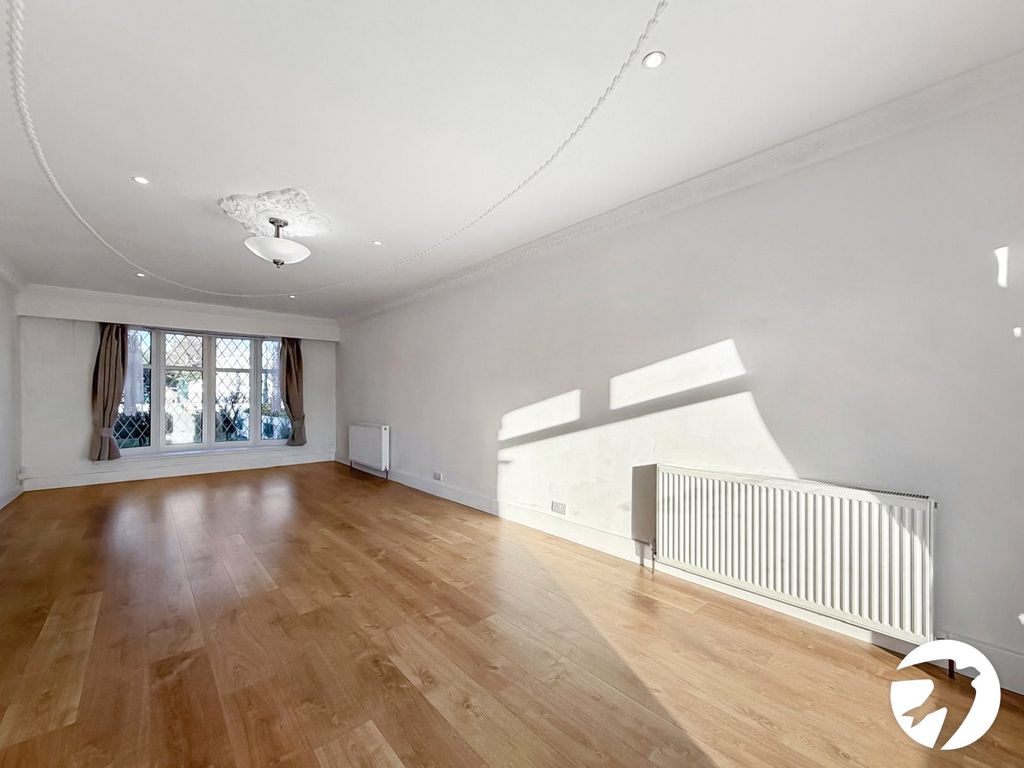 Property photo 3 of 16 Picture No. 28