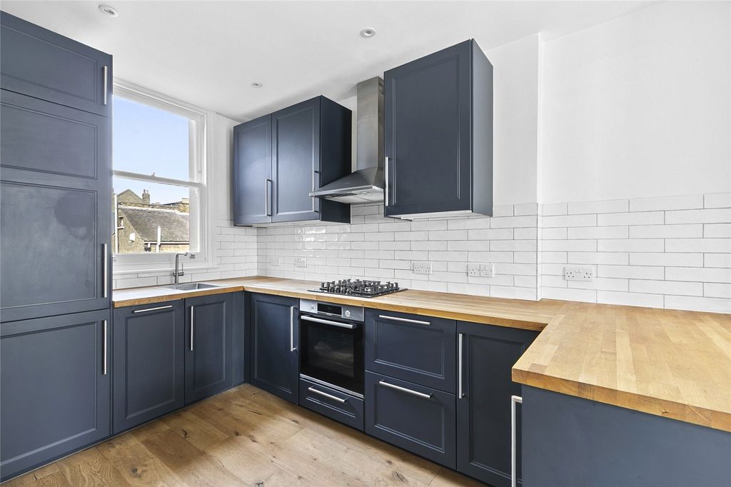 Property photo 2 of 9 Kitchen