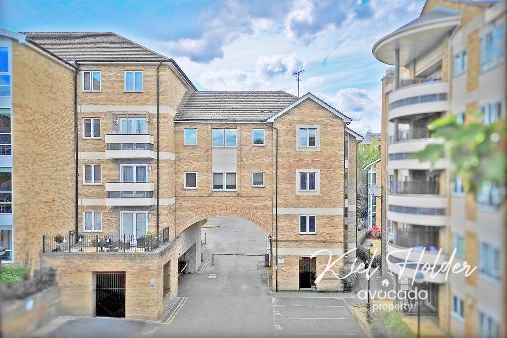 Property photo 1 of 13 4338331