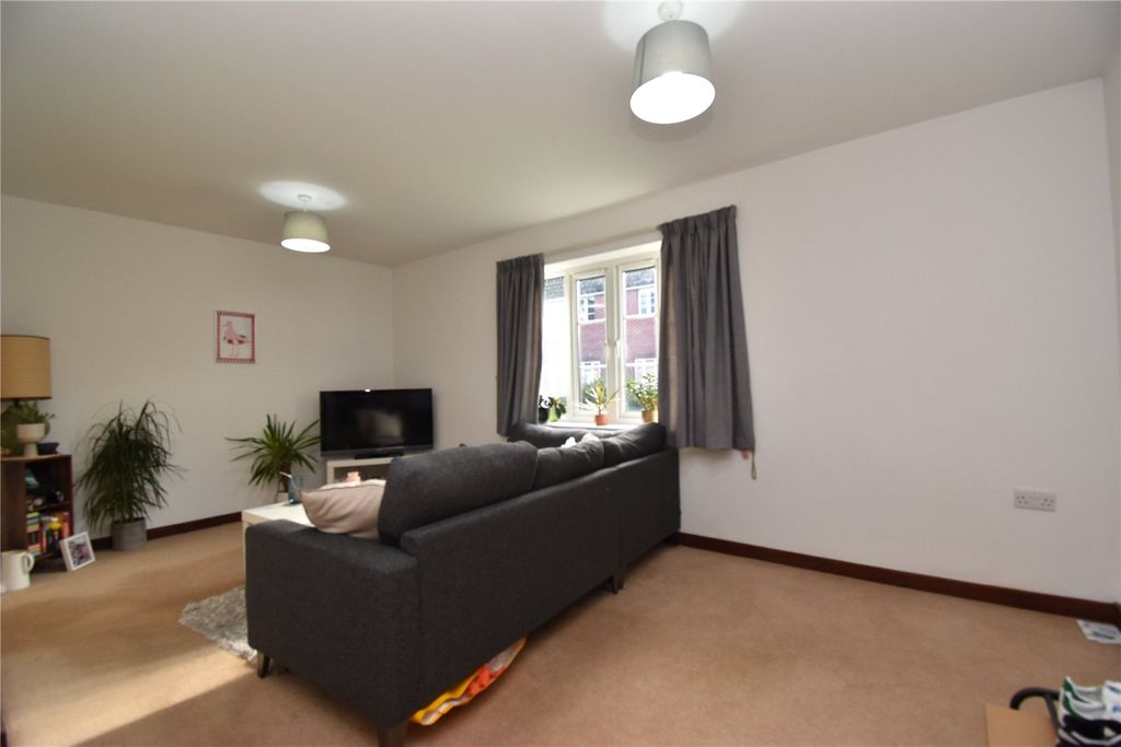 Property photo 2 of 8 Picture No. 01