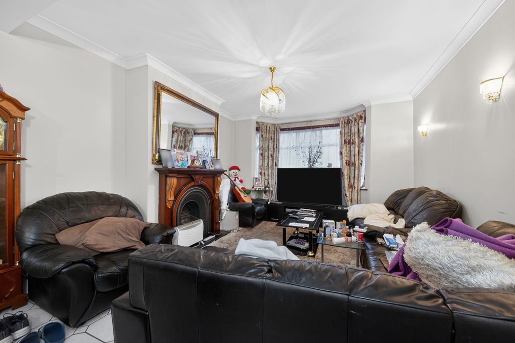 Property photo 3 of 20