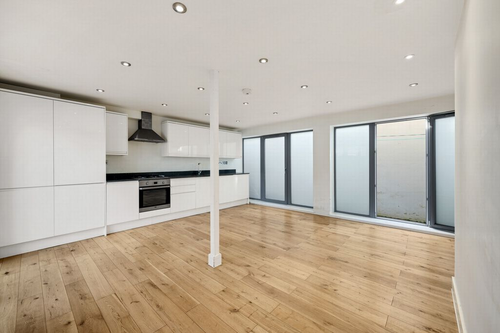 Property photo 3 of 17 Photo 3