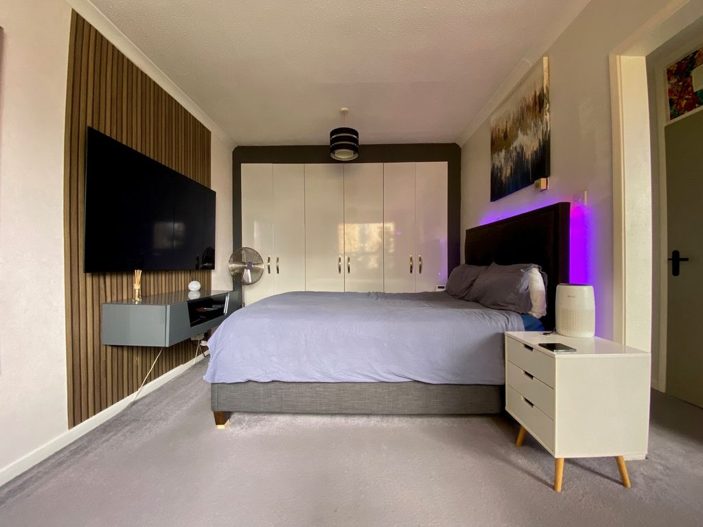 Property photo 1 of 9 10