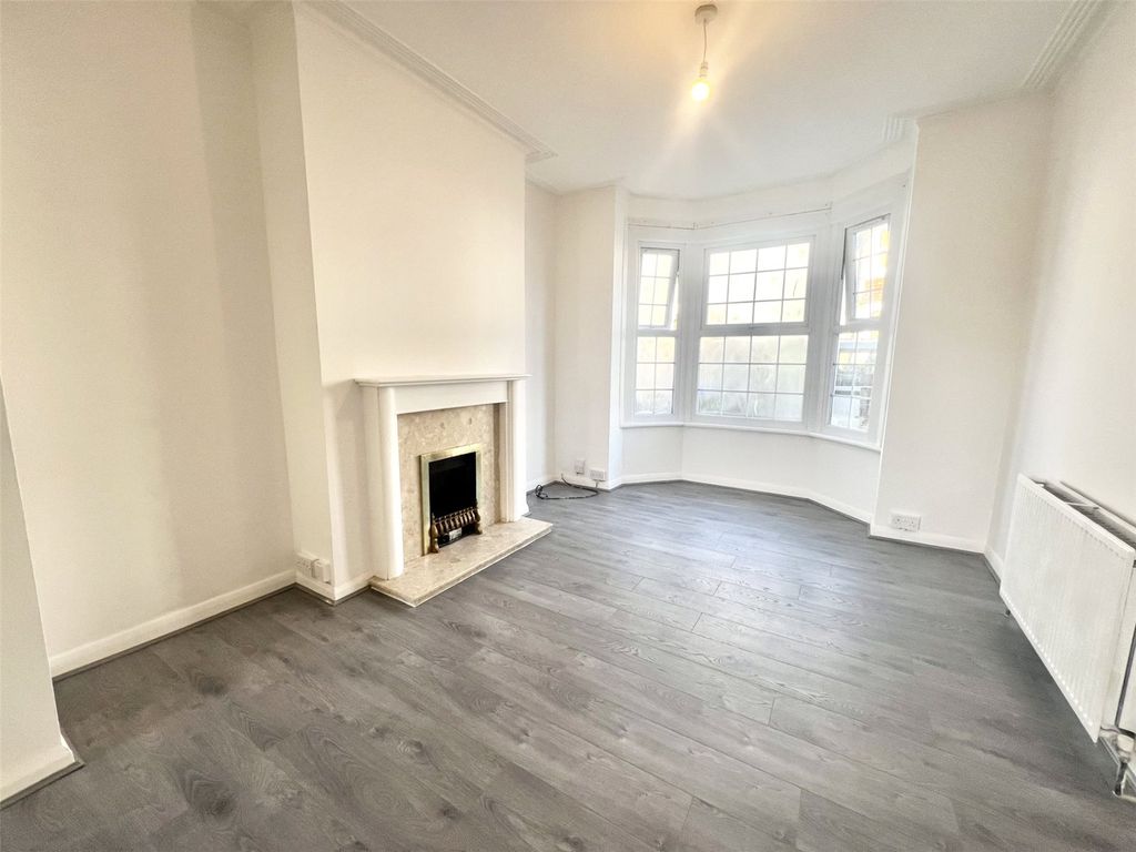 Property photo 2 of 11 Picture No. 05