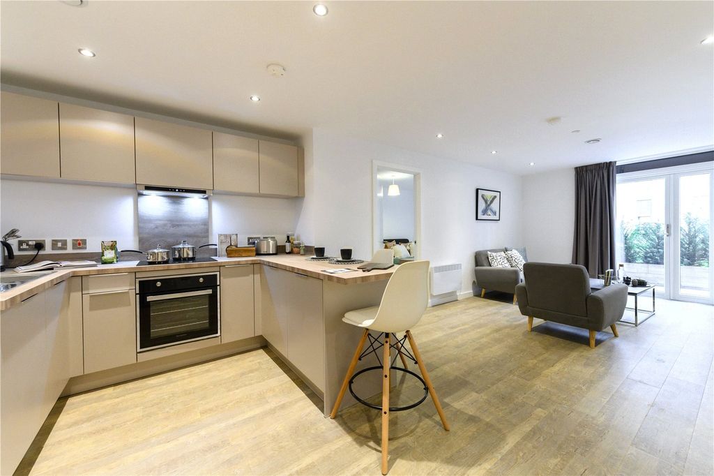 Property photo 2 of 11 Kitchen