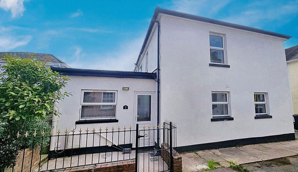 Property photo 1 of 6
