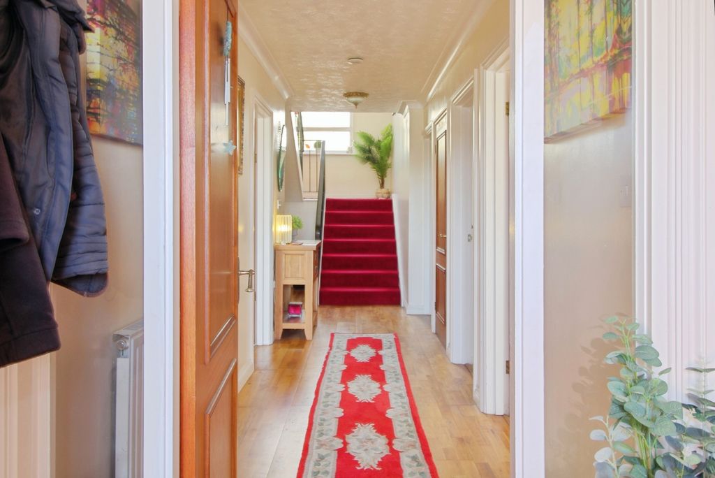 Property photo 3 of 26 Pbox-Img.Jpg