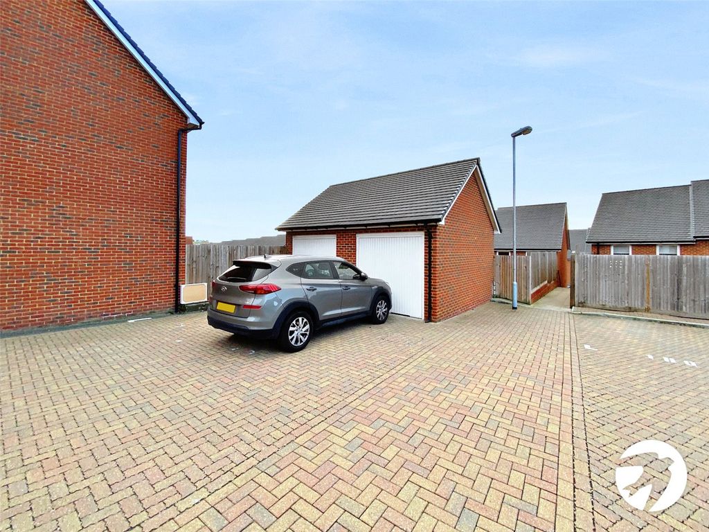 Property photo 3 of 15 Picture No. 16