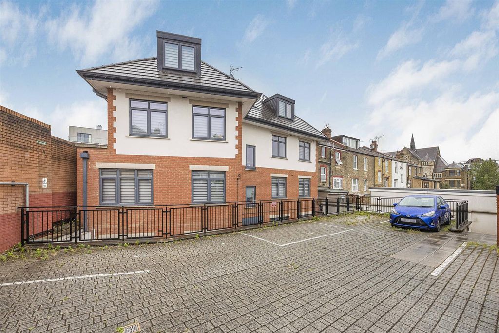 Property photo 1 of 15 14