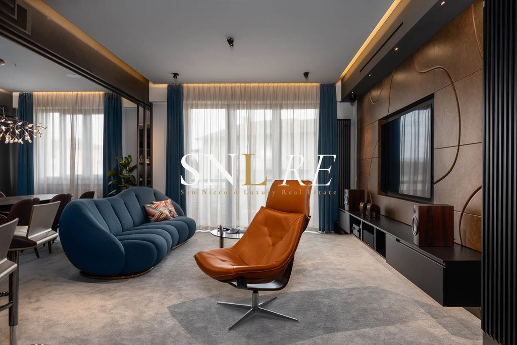 Property photo 2 of 31