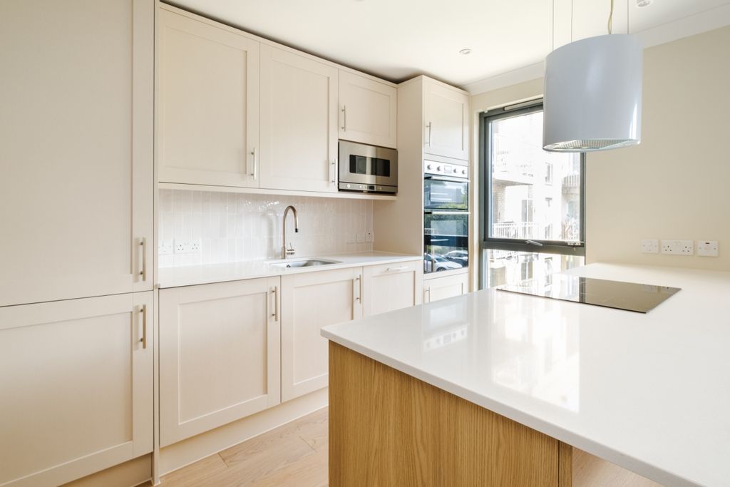 Property photo 3 of 12 Altair Court