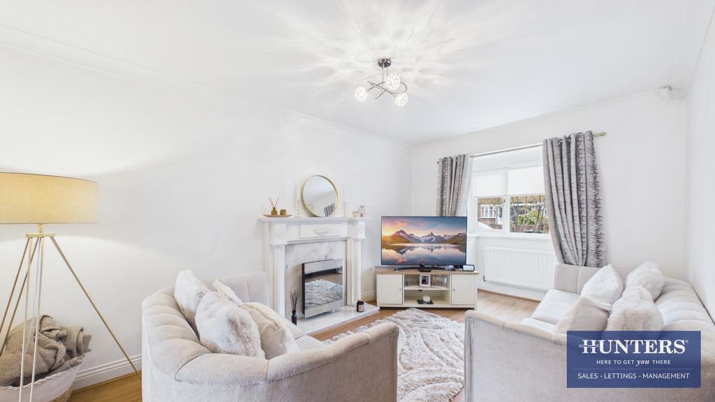 Property photo 3 of 18 Living Room