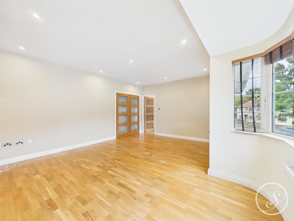 Property photo 1 of 16 Cam02071G0-Pr0960-Still004.Jpg
