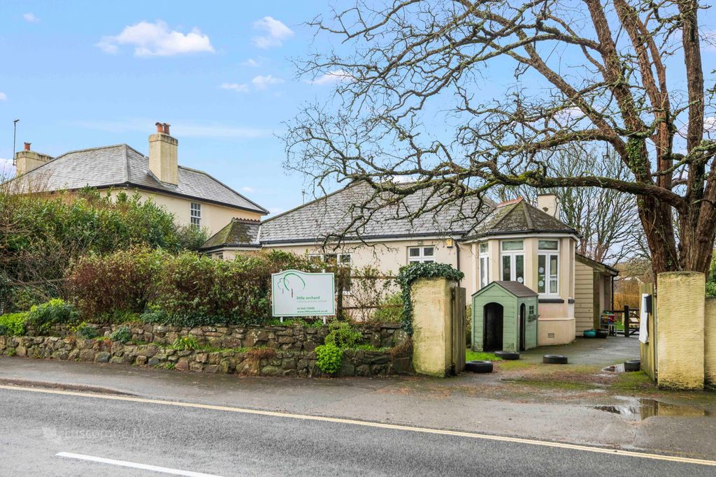 Property photo 1 of 18