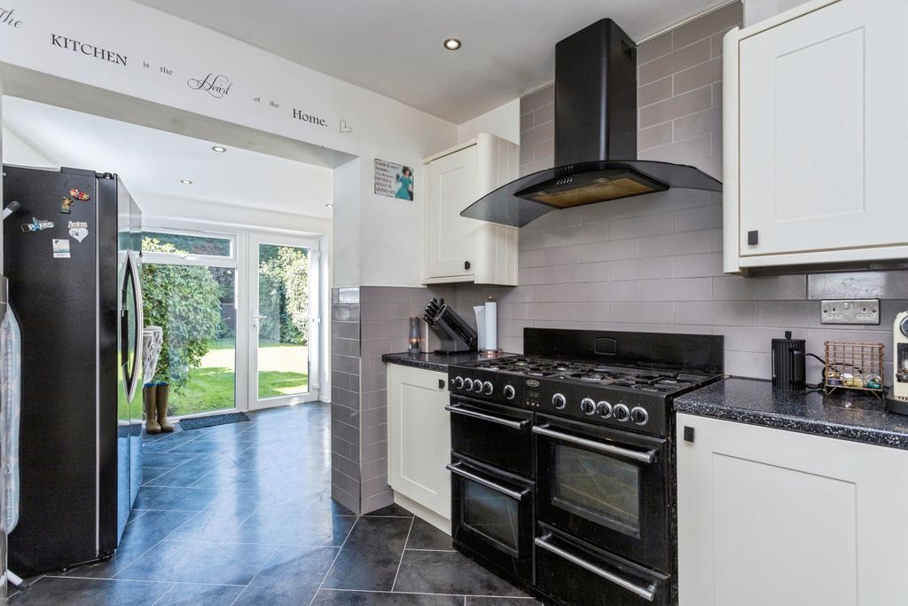 Property photo 2 of 17 Kitchen