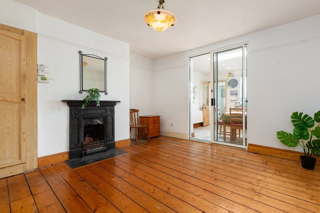 Property photo 3 of 18 Picture No. 01