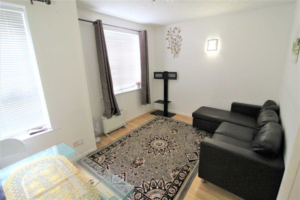 Property photo 1 of 4