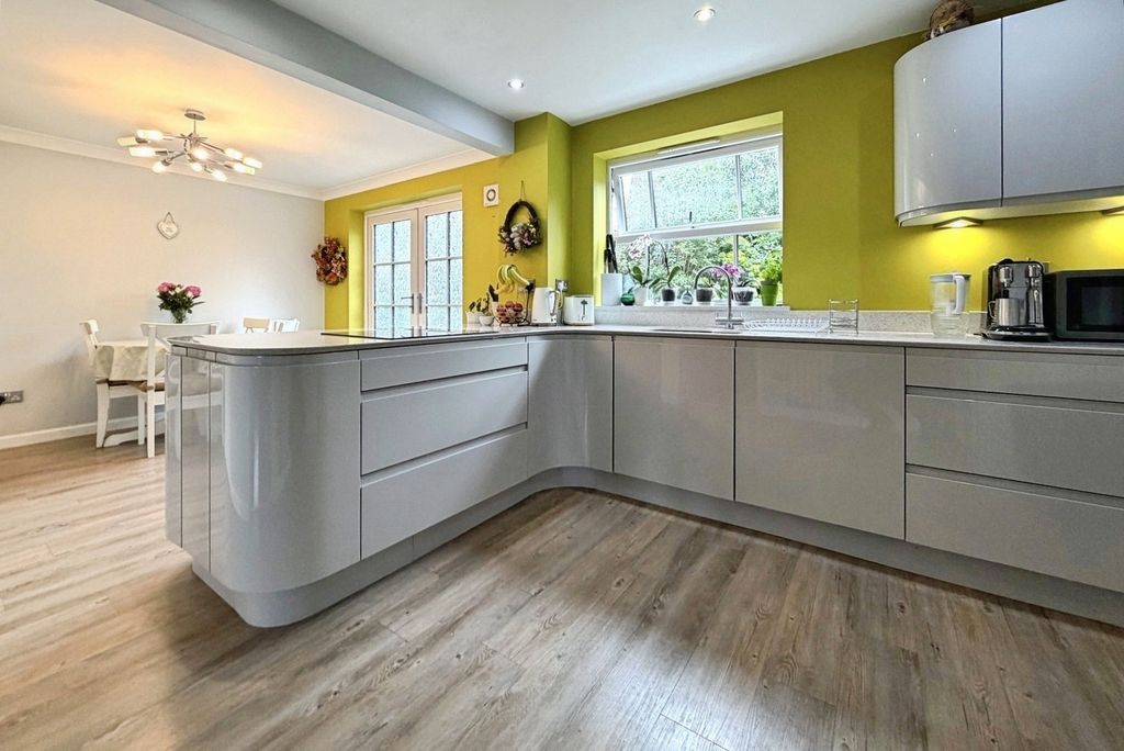 Property photo 2 of 11 Pbox-Img.Jpg