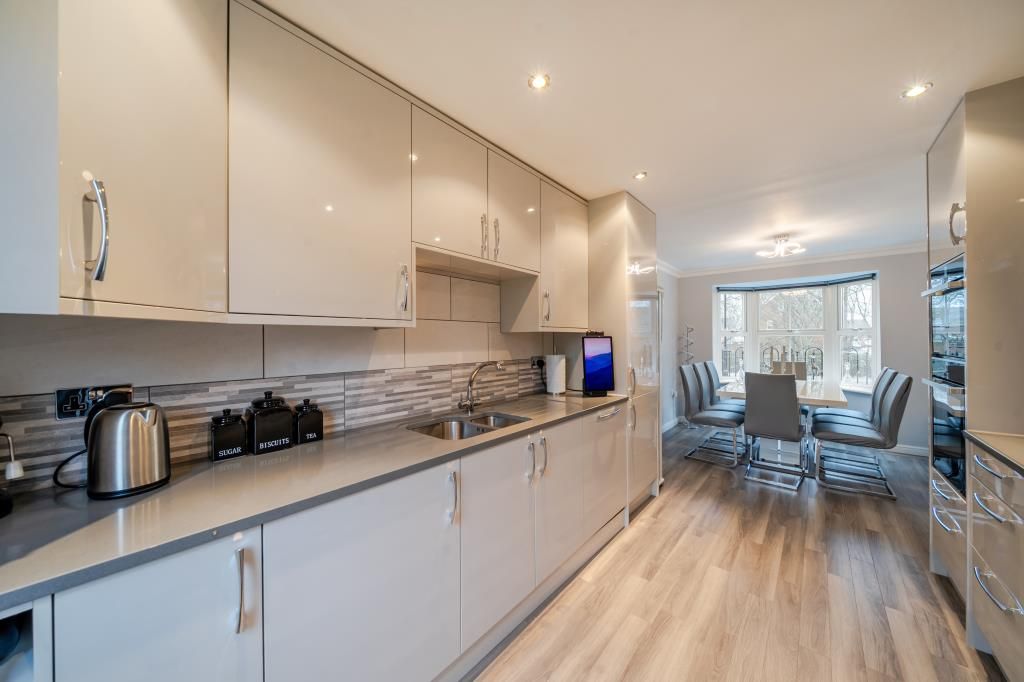 Property photo 3 of 21 Kitchen