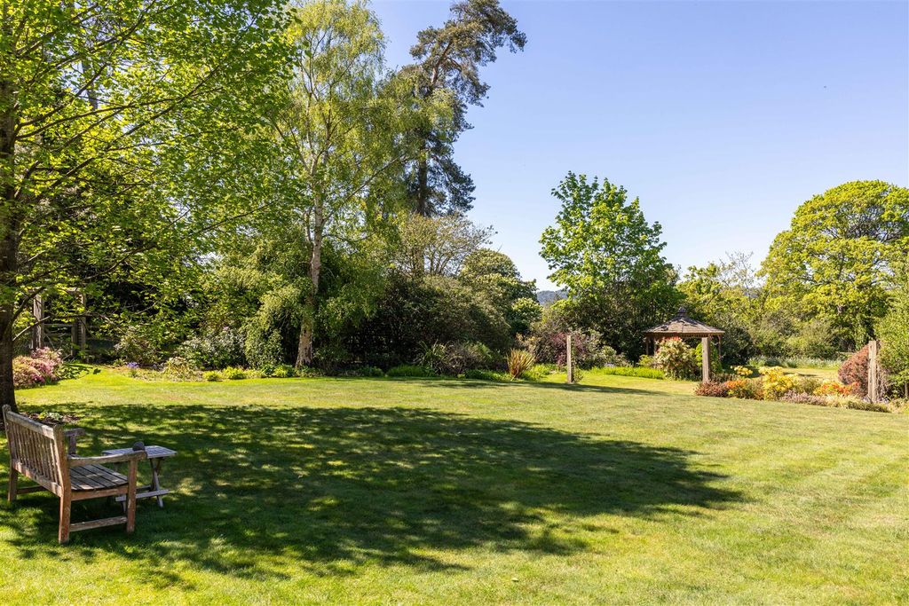 Property photo 3 of 31
